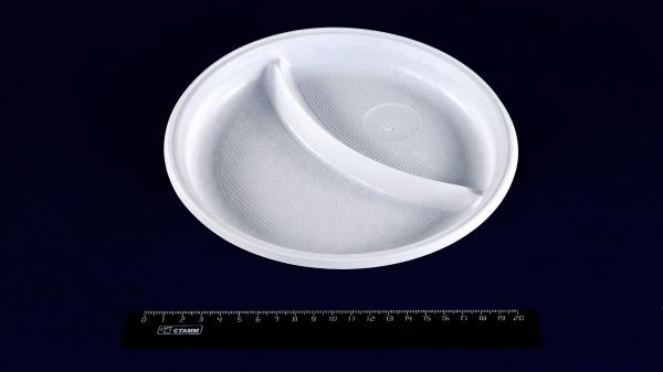 Тарелка десертная одноразовая пластиковая двухсекционная белая d=210.1303/122