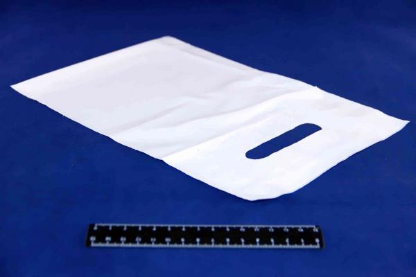 Пакет ПВД белый, с вырубной ручкой 20*30 50мкм, активированный, для шелкографии.5678/03