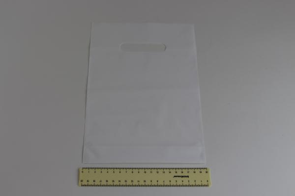 Пакет ПВД белый, с вырубной ручкой 20*30 80мкм, активированный, для шелкографии.5678/08